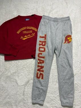 USC Garnet Crewneck Sweatshirt with Gold Script and Gray Logo Joggers